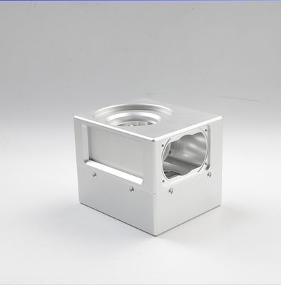 Precyzyjne anodowane części aluminiowe CNC Srebrna usługa obróbki CNC
